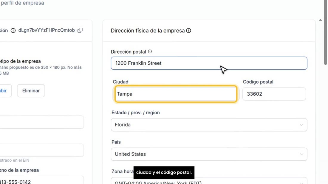 A la derecha va la dirección de su negocio: la calle, la ciudad y el código postal.