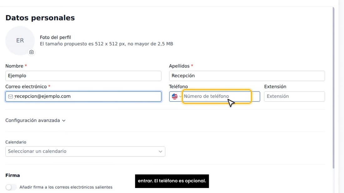 Y su correo electrónico: ahí le llega la invitación para entrar. El teléfono es opcional.