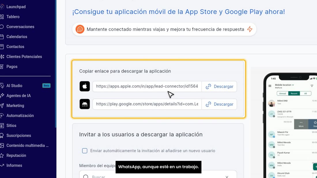 Le avisa cuando entra un mensaje, y contesta desde ahí como en WhatsApp, aunque esté en un trabajo.